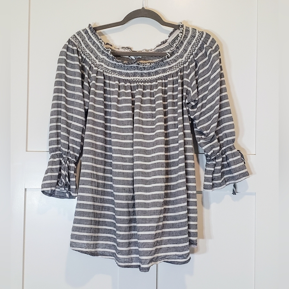 She & Sky Tunic Upper Smocked Gauzey Blue White Striped Siize Large Cotton Blend